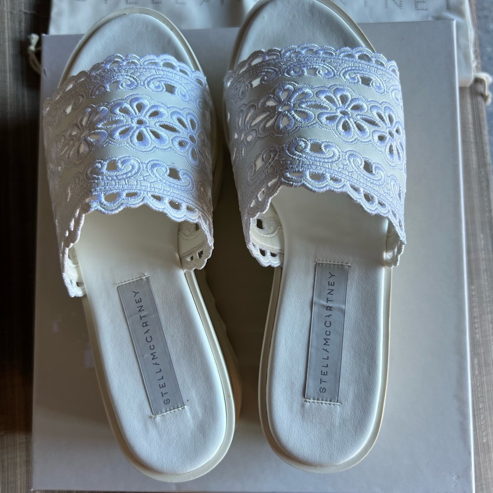 Stella McCartney new white sandal, size 37